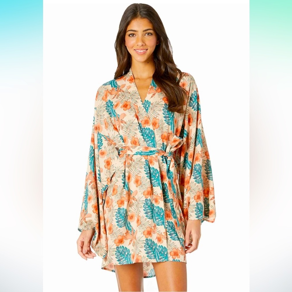 New with tags on Roxy Kimono. Size Small